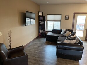 Smart TV, fireplace, stereo - Black Hills Cottage With View of Mt Rushmore (Hermosa)