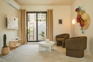 Suite de diseño, 1 cama de matrimonio, vistas al jardín | Ropa de cama hipoalergénica y colchones viscoelásticos