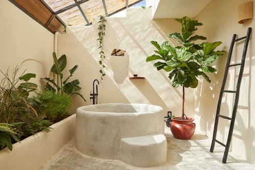 Luxury Suite, 1 King Bed with Sofa bed, Garden View | Bathroom | Eco-friendly toiletries, hair dryer, towels, soap