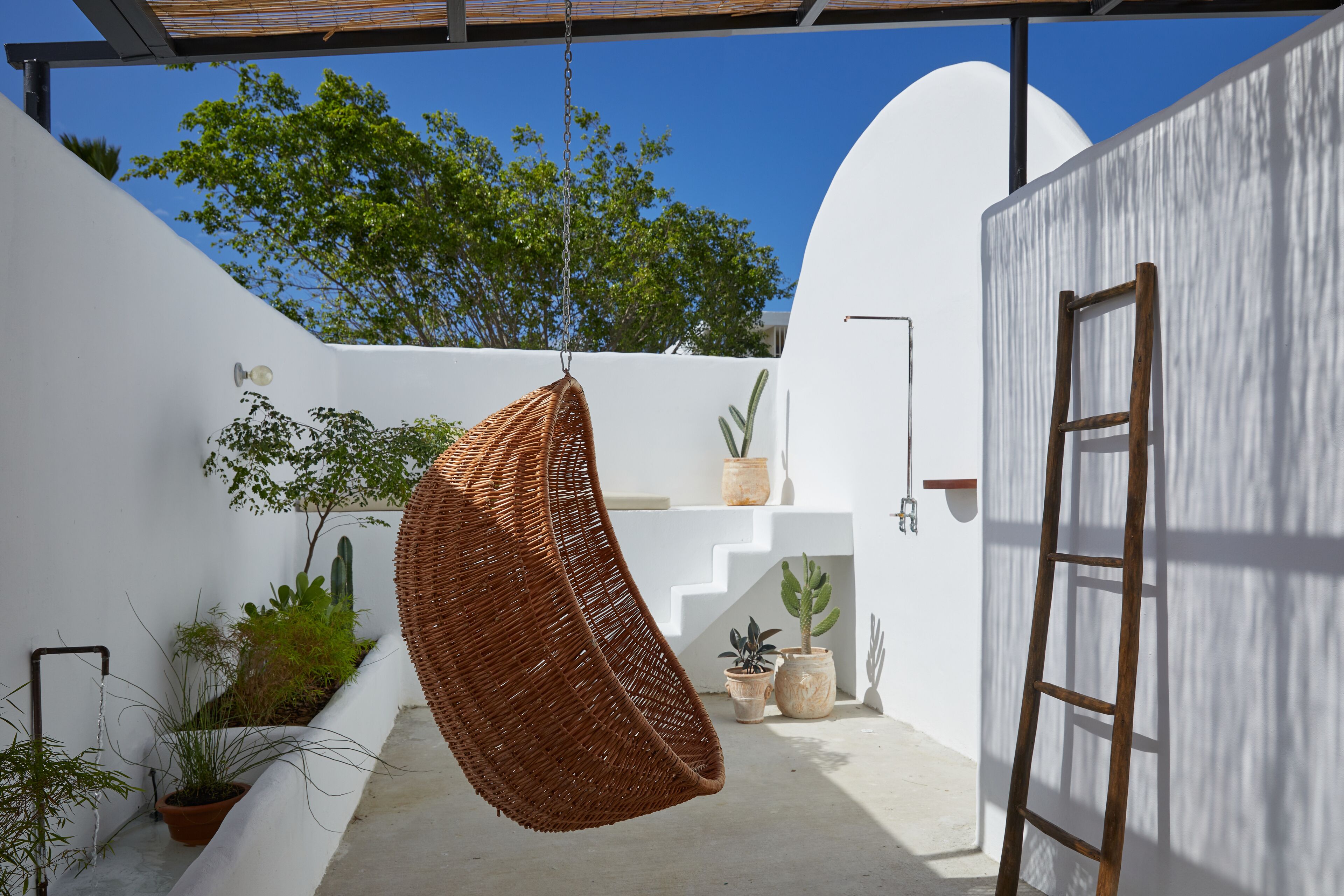 Phòng Suite tiện nghi đơn giản, 1 giường cỡ queen, quang cảnh vườn | Hiên