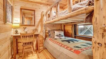 2 bedrooms, iron/ironing board, internet, bed sheets