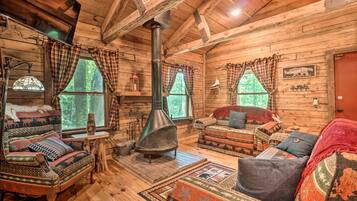 Fernseher, Kamin, Tischfußball