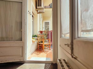 Interior - Filmoteca Sarrià 3- your home away from home (Barcelona)