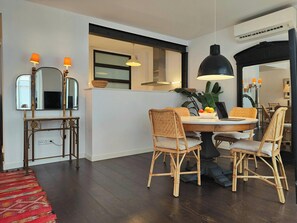 Dining - Filmoteca Sarrià 3- your home away from home (Barcelona)