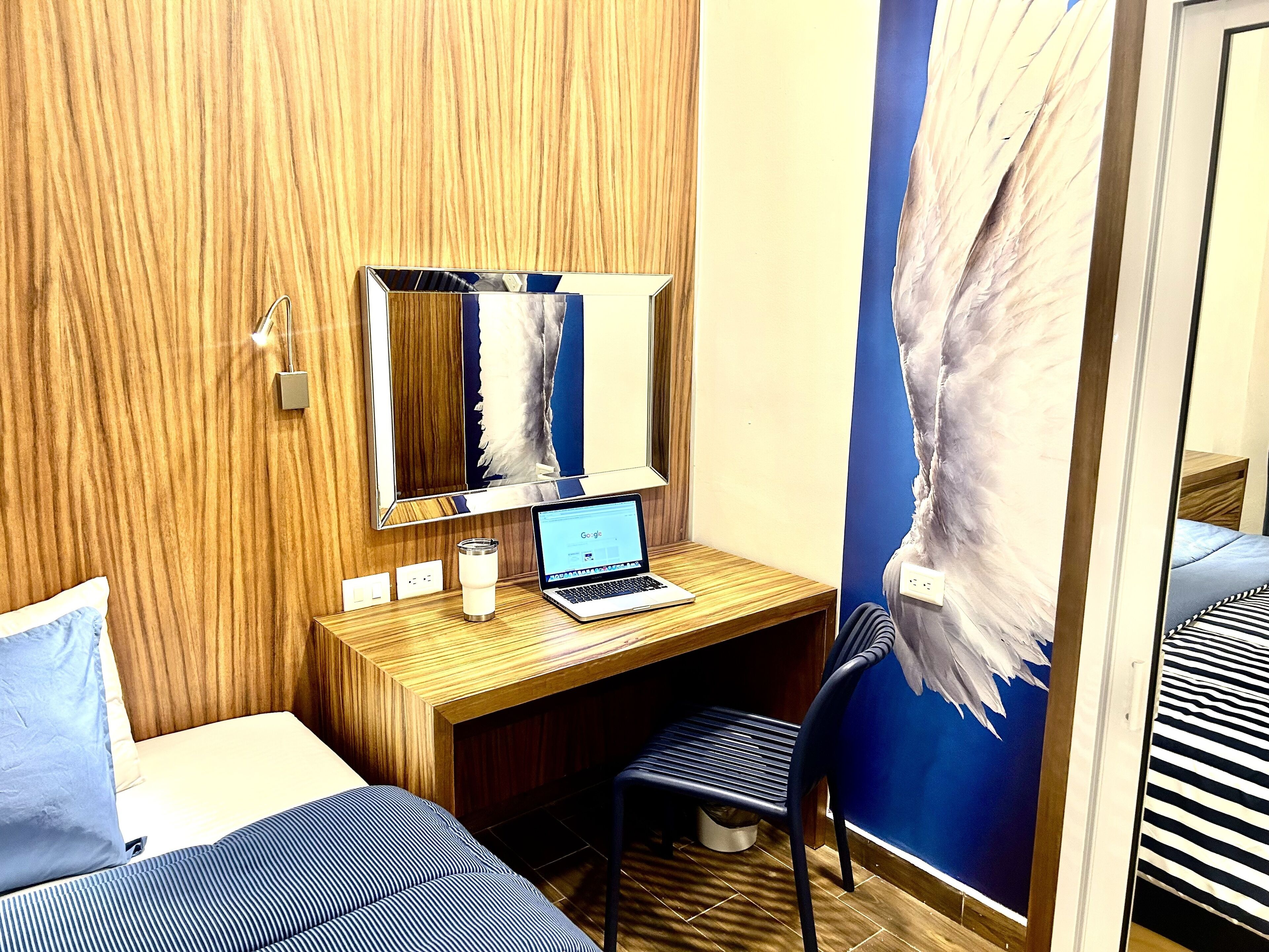 standard suite, 1 double bed | 1 bedroom, in-room safe, desk, iron/ironing board