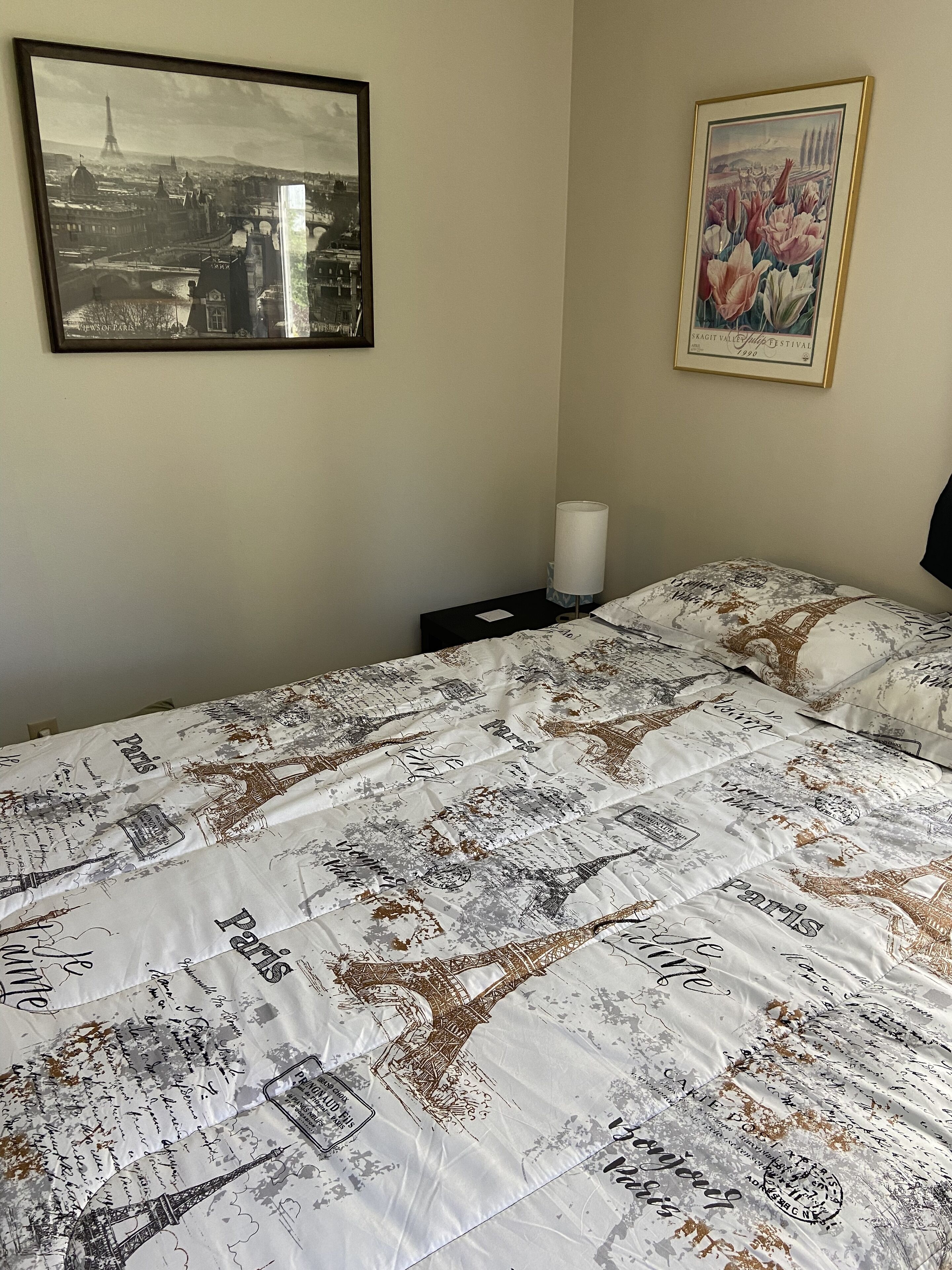 1 Schlafzimmer, Schreibtisch, Bügeleisen/Bügelbrett, Reisekinderbett