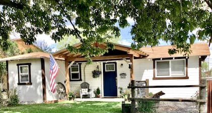 “WYNOT BUNKHOUSE”, Western class in a quaint backyard retreat