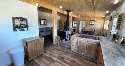 RedNeck Ranch Cabin 3 Bd on 9+ Acres