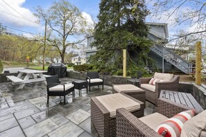 تناول الطعام بالخارج