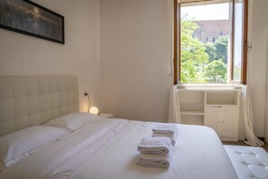 3 chambres, fer et planche à repasser, Wi-Fi, draps fournis