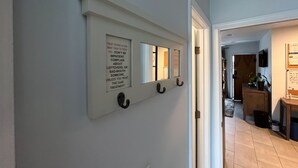 Unclassified image, 4 of 11, button - Remodeled Romantic La Jolla Condo - 2 blocks from the beach! (San Diego)
