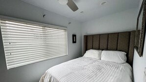 Unclassified image, 3 of 11, button - Remodeled Romantic La Jolla Condo - 2 blocks from the beach! (San Diego)