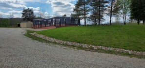 Exterior - Glamplyfe in Cambridge: RV Site #4 (Cambridge)