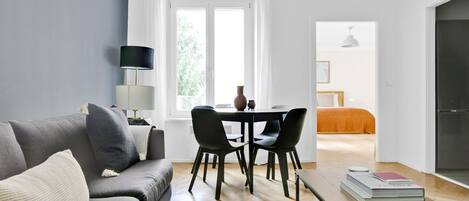 Fernseher, Stereoanlage