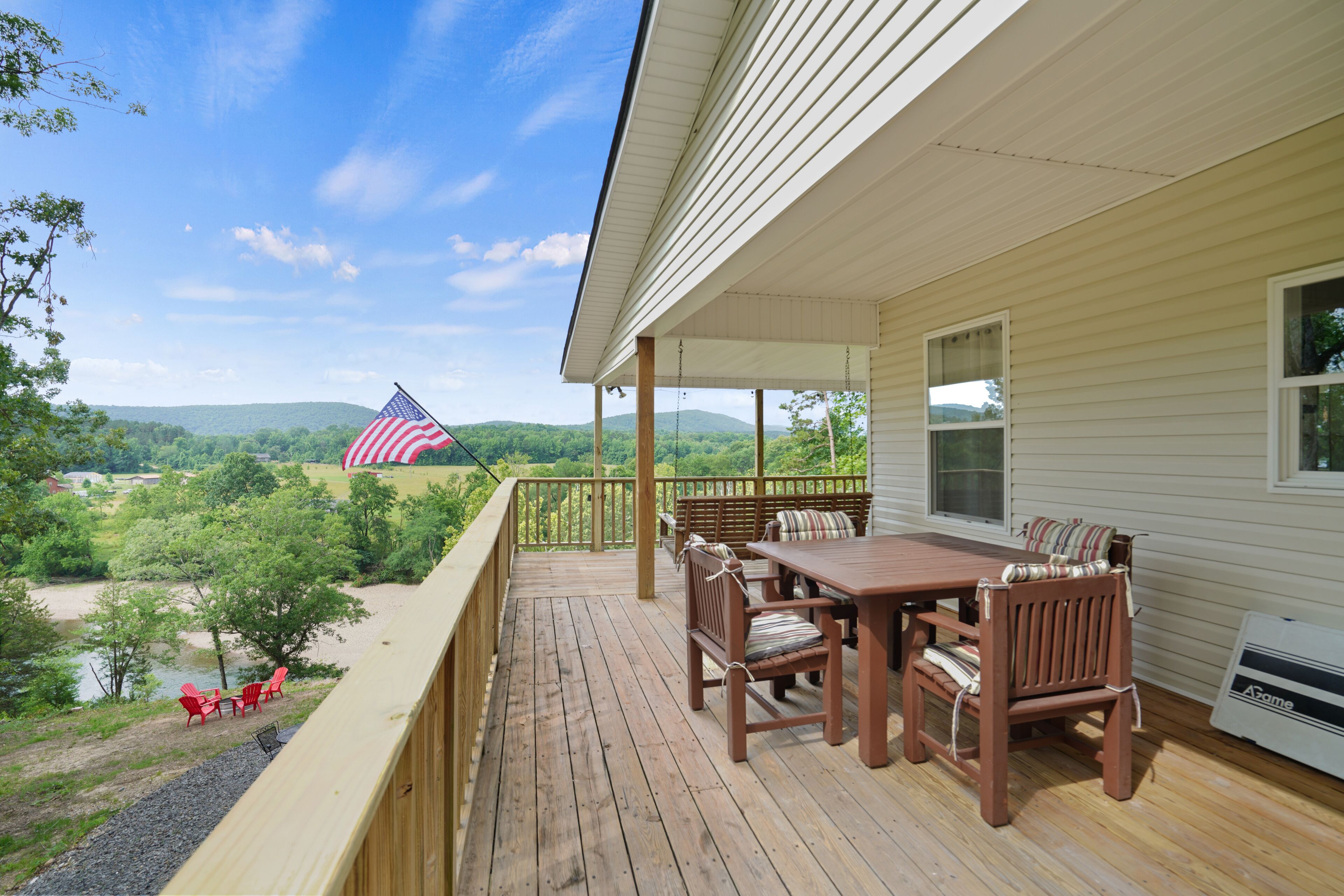 Riverfront with spectacular Mountain View’s