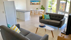 TV, DVD player - Edmund Shores 6 Walk To Kings Beach, Ocean Views (KINGS BEACH)