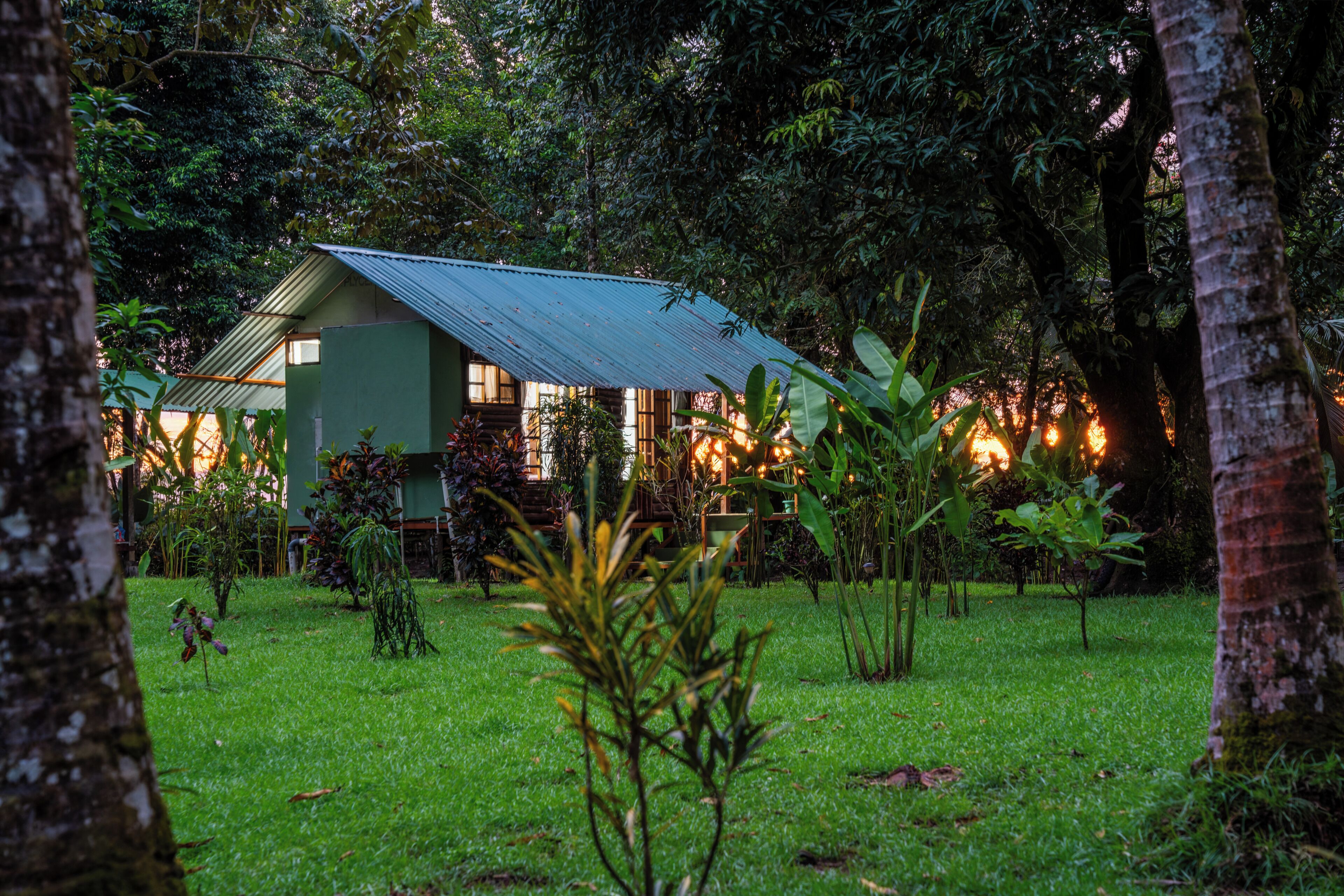 Traditional Cabin | Garden view