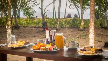 Free daily continental breakfast