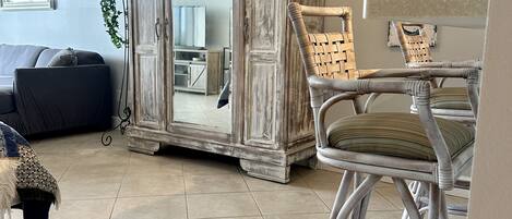 Smart TV, table tennis