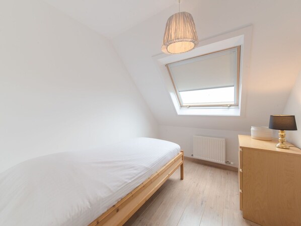 4 bedrooms, travel crib, free WiFi