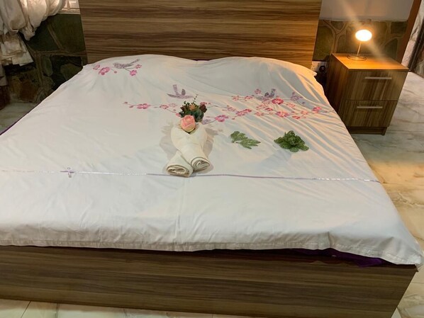 1 habitación, tabla de planchar con plancha, wifi y ropa de cama 