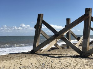 Una spiaggia nelle vicinanze