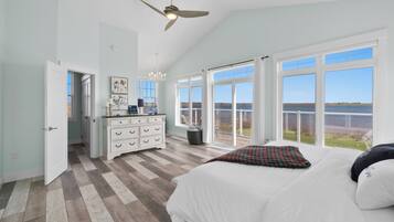 3 makuuhuonetta, työpöytä, silitysrauta/-lauta, ilmainen Wi-Fi