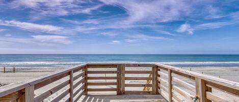 Am Strand, Liegestühle, Strandtücher