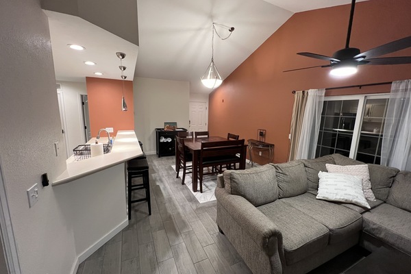 Smart TV, computer monitors