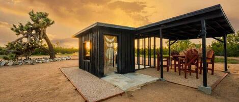 屋外ダイニングエリア