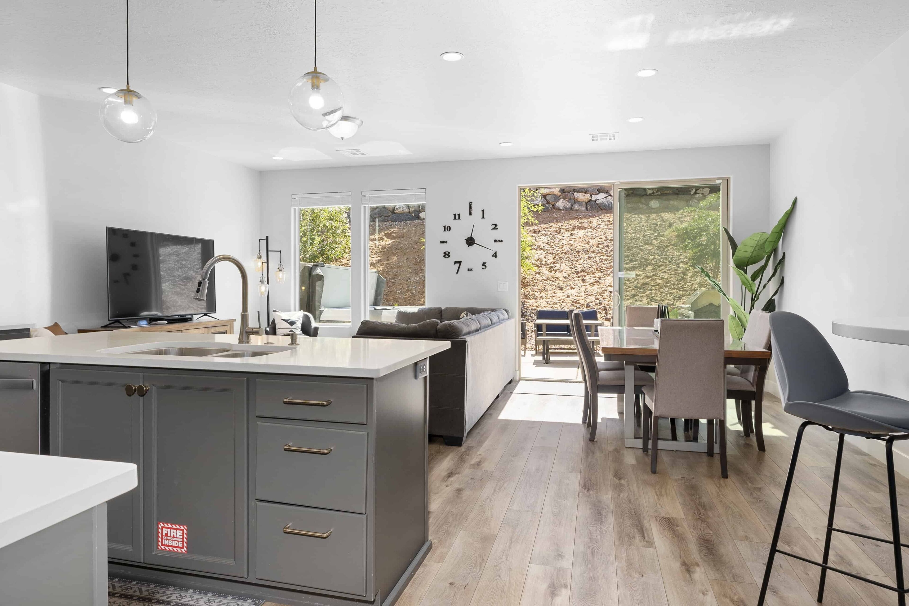 Townhome, 4 Bedrooms | Private kitchen | Fridge, oven, coffee/tea maker, toaster