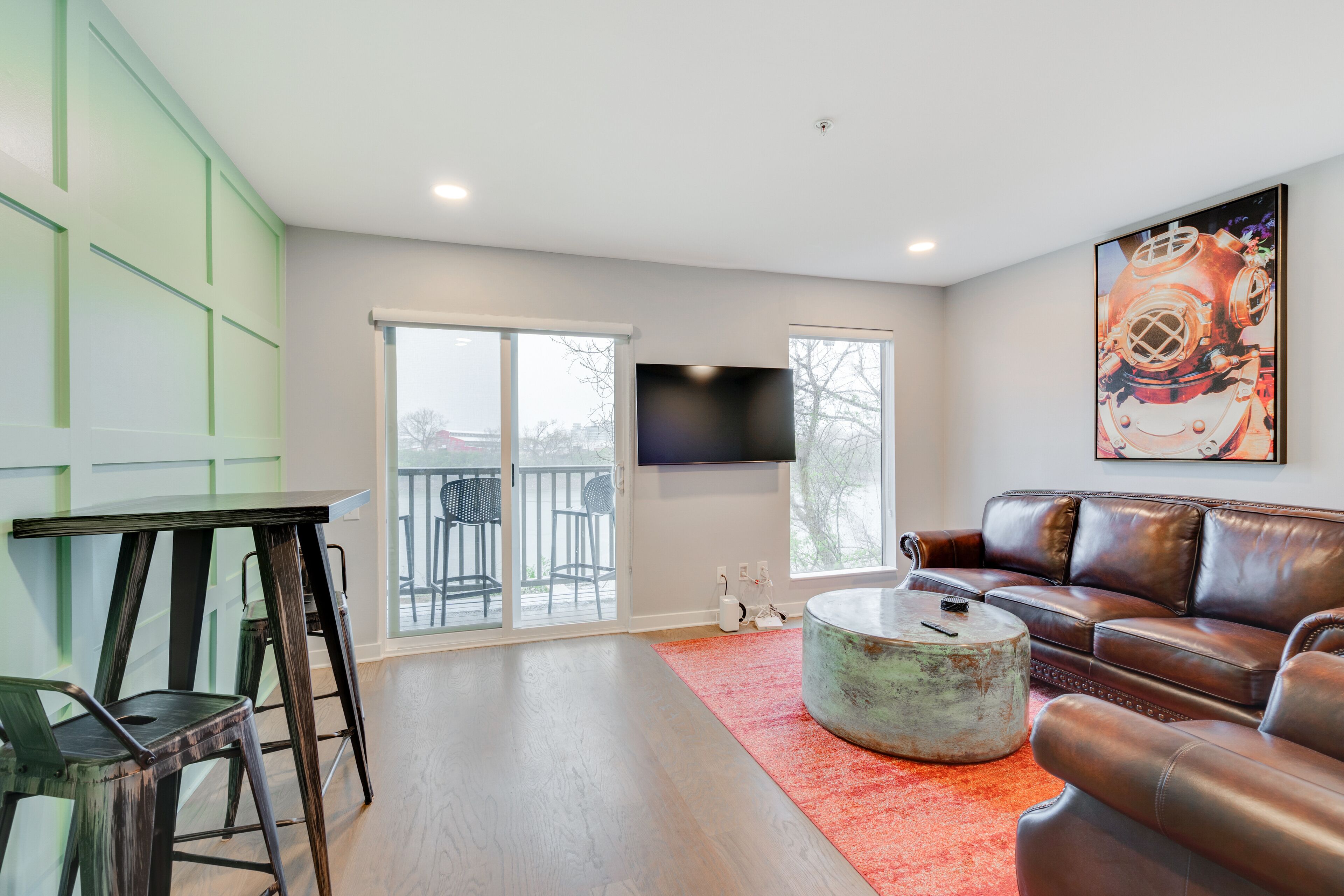 The Cumberland Condo - Pool, Riverfront, 1 Mile to Broadway, Walk to Germantown
