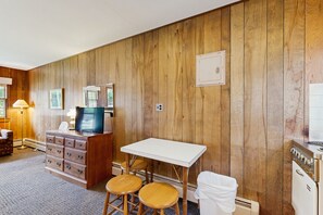 Interior - Attractive studio in waterfront location w/free WiFi, water views, kitchenette (Alton)