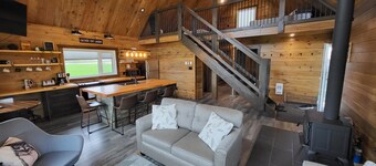 Cozy Waterfront Cabin on 20 Acres!