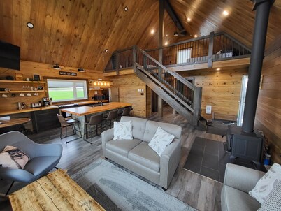 Cozy Waterfront Cabin on 20 Acres!