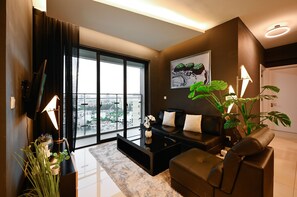 Smart TV - Saigon City 2 Bedroom Apartment near District 1 (Ho Chi Minh City)
