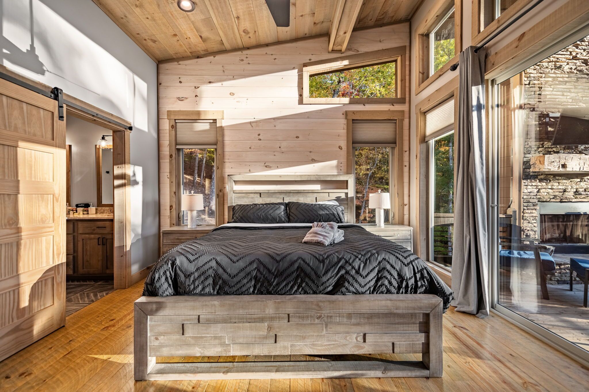 3 chambres, fer et planche à repasser, Wi-Fi gratuit, draps fournis