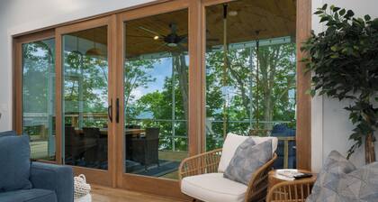 Cozy Lakehouse w/ Fire Pit & Bed Swing Near Mammoth Cave National Park