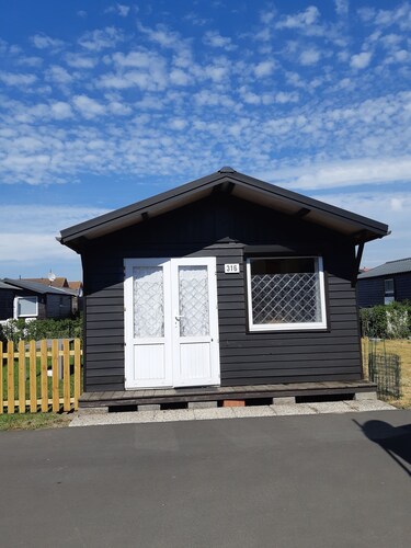 5 minutes from the beach, campsite, very quiet