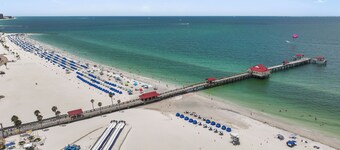 MANGO TANGO COTTAGE heated pool 2-minute walk to beach and attractions.