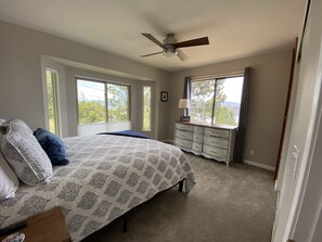 4 chambres, fer et planche à repasser, Wi-Fi gratuit, draps fournis