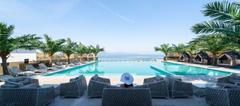 Blue Mango Pool Villa & Resort