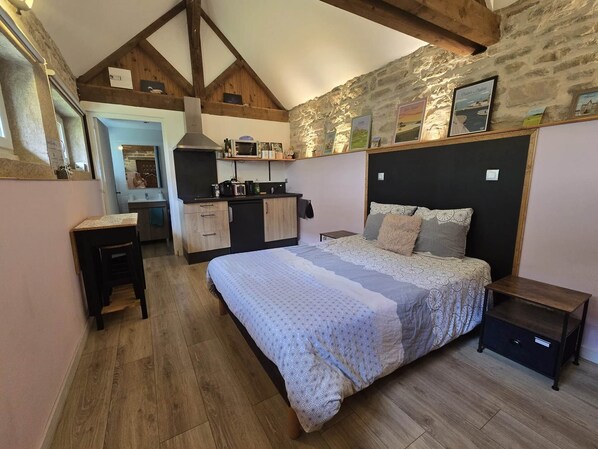 1 bedroom, iron/ironing board, free WiFi, bed sheets