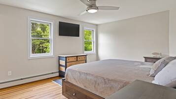 4 slaapkamers, een kluis op de kamer, een bureau