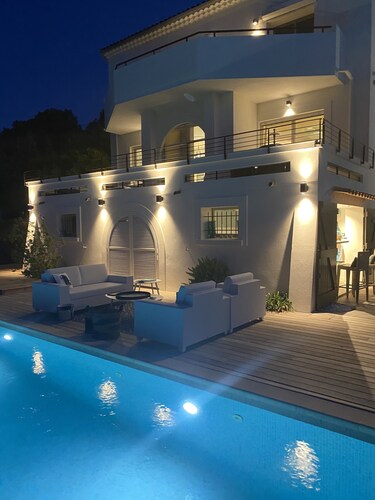 Luxury and Modern villa with magnificent sea view & Gulf of Saint Tropez
