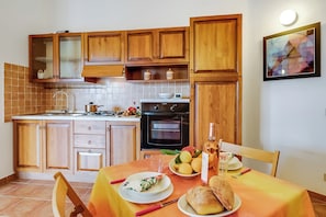 Standard-Studio (Il Borgo 16/12 600m From The Beach) | Speisen