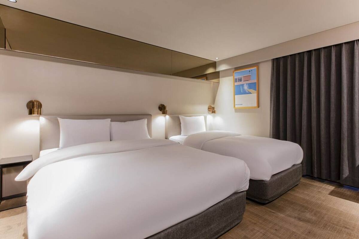 Decoración personalizada, muebles diferentes y wifi gratis