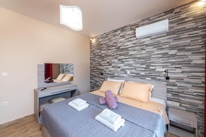 3 Schlafzimmer, Bügeleisen/Bügelbrett, Reisekinderbett, WLAN