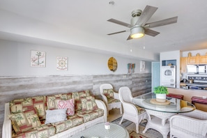 TV - Cozy Lakefront Middle Bass Retreat w/ Balcony (Middle Bass)