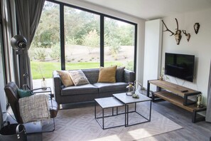 Pavilion 4 | Con stile personalizzato, con arredamento individuale, Wi-Fi gratuito